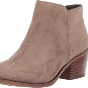 Step Into Style & Comfort: The Ultimate Women’s Boot Guide for Fall & Winter