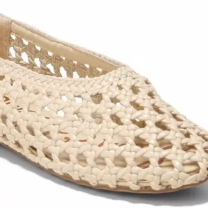 Step Into Style: The Ultimate Guide to Women’s Flats, Sandals & Slides for Every Occasion