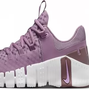 Step Up Your Style and Performance: The Ultimate Guide to Women’s Sneakers That Combine Fashion, Comfort, and Function
